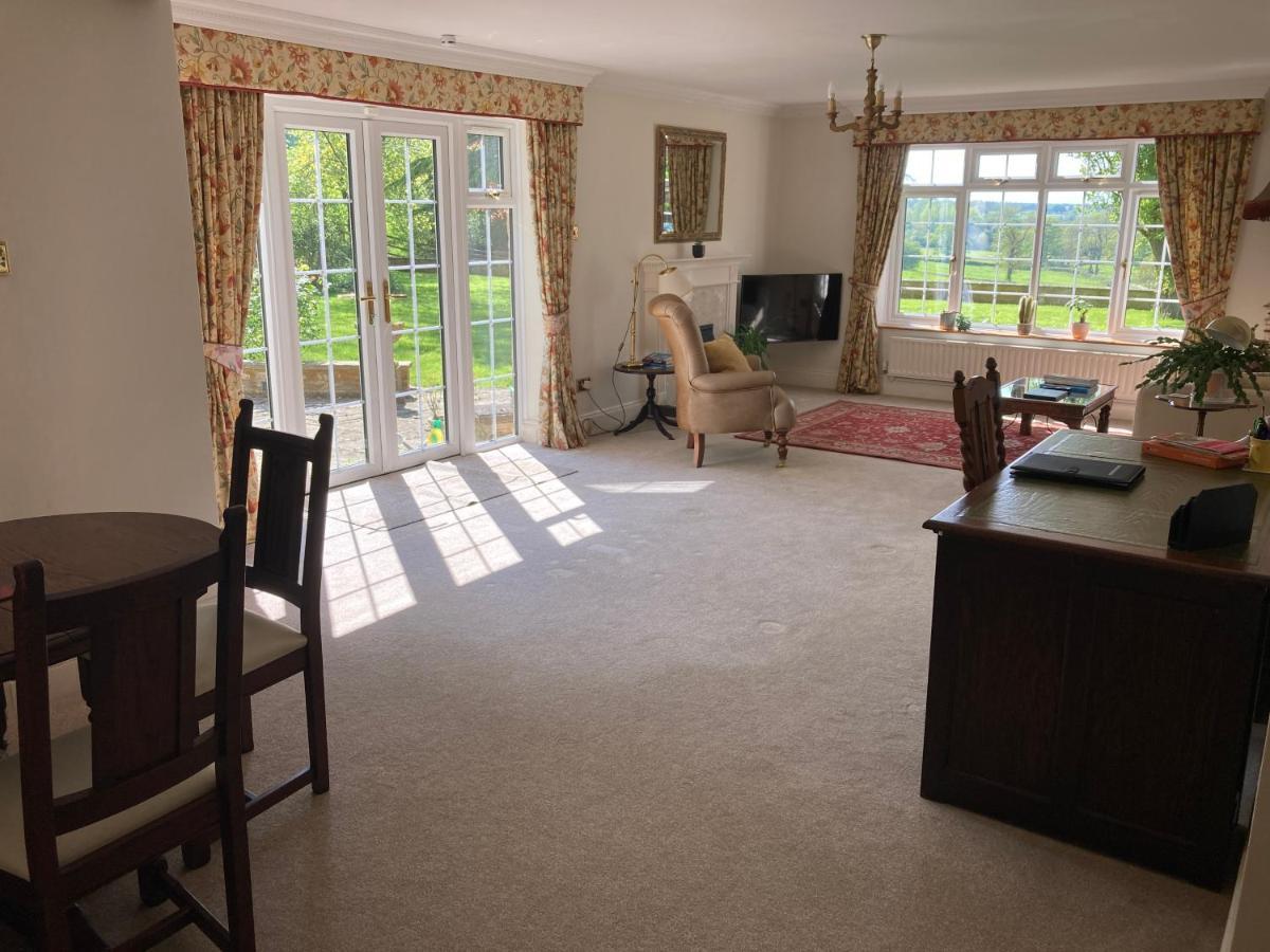 Exclusive 2 Bedroom Apartment With Summer House And Hot Tub Daventry Exterior photo