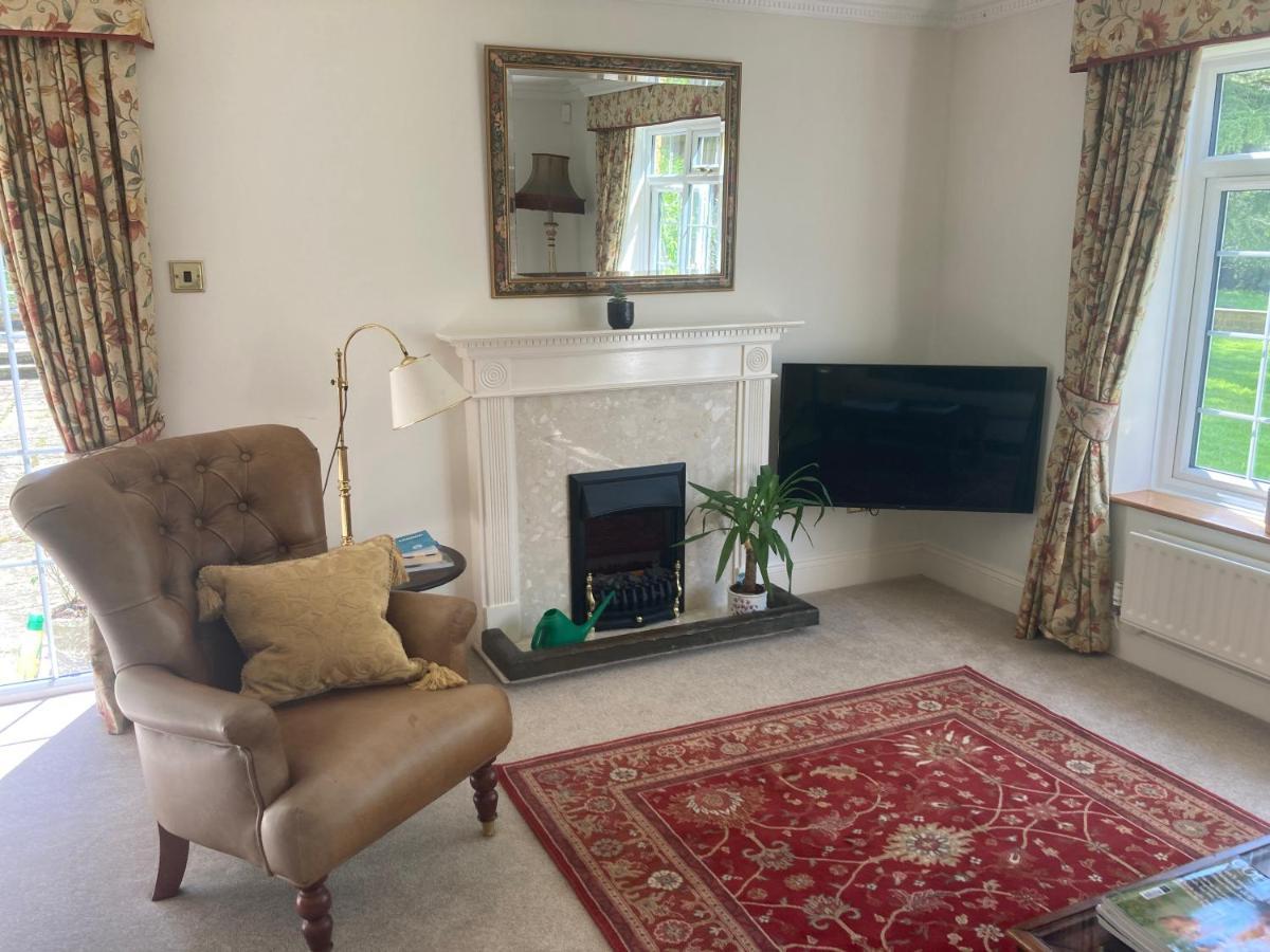 Exclusive 2 Bedroom Apartment With Summer House And Hot Tub Daventry Exterior photo