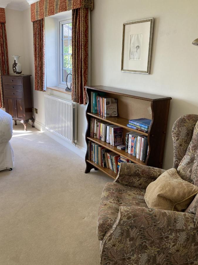 Exclusive 2 Bedroom Apartment With Summer House And Hot Tub Daventry Exterior photo